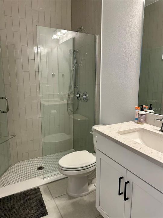 For Rent: $4,800 (5 beds, 4 baths, 3611 Square Feet)