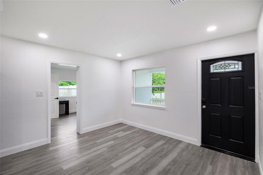 На продажу: $389,000 (5 спален, 3 ванн, 1292 Квадратных фут)