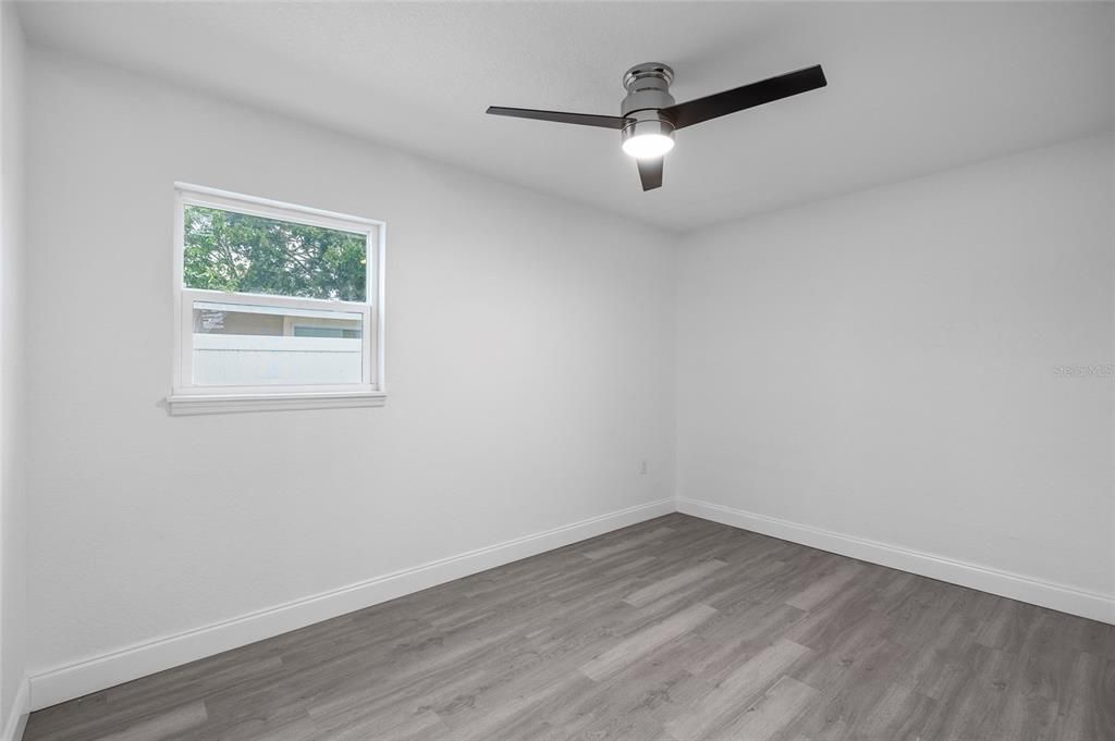 На продажу: $389,000 (5 спален, 3 ванн, 1292 Квадратных фут)