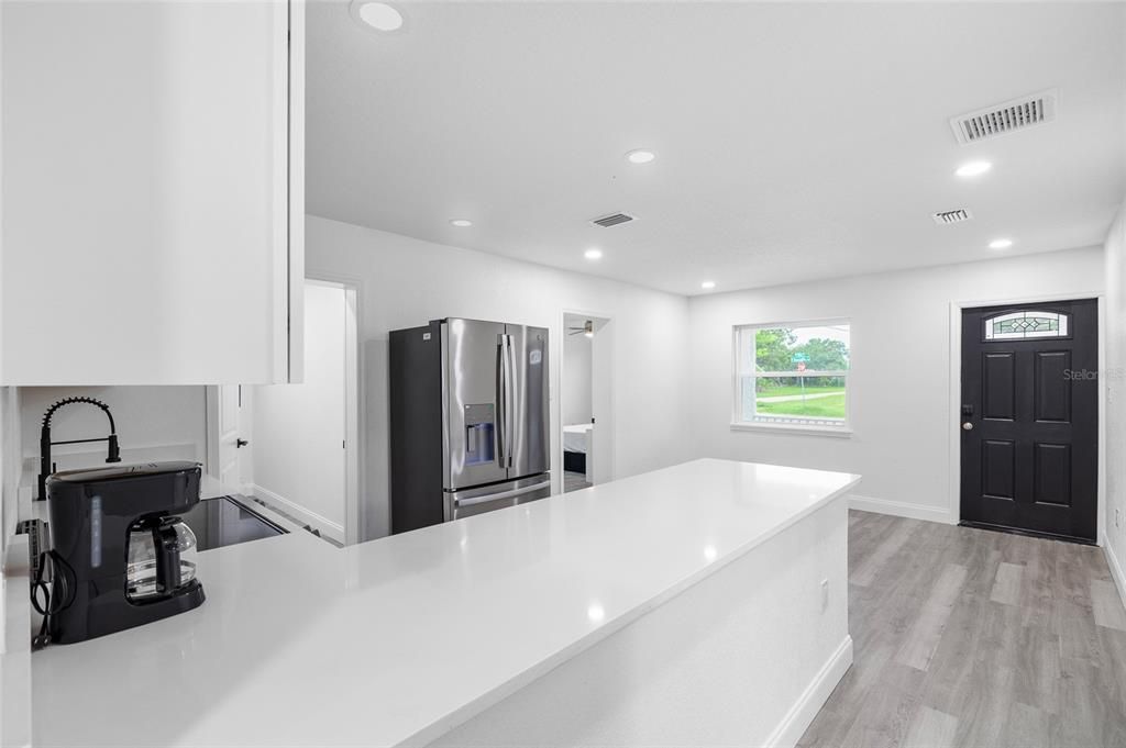 На продажу: $389,000 (5 спален, 3 ванн, 1292 Квадратных фут)