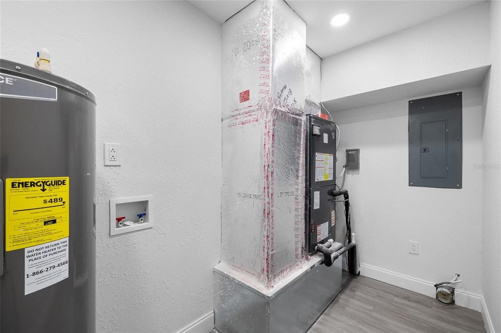 На продажу: $389,000 (5 спален, 3 ванн, 1292 Квадратных фут)