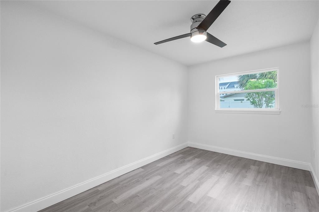 На продажу: $389,000 (5 спален, 3 ванн, 1292 Квадратных фут)