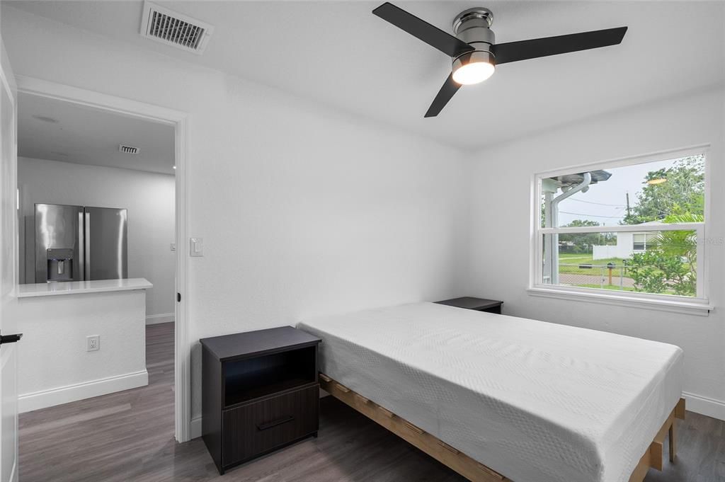 На продажу: $389,000 (5 спален, 3 ванн, 1292 Квадратных фут)