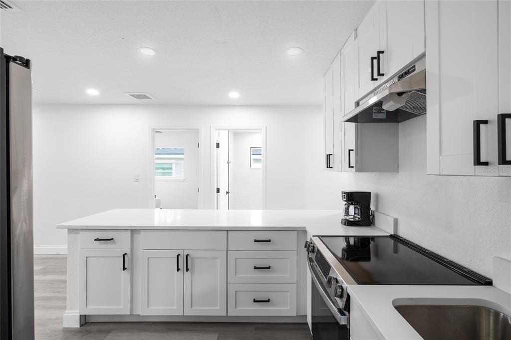 На продажу: $389,000 (5 спален, 3 ванн, 1292 Квадратных фут)