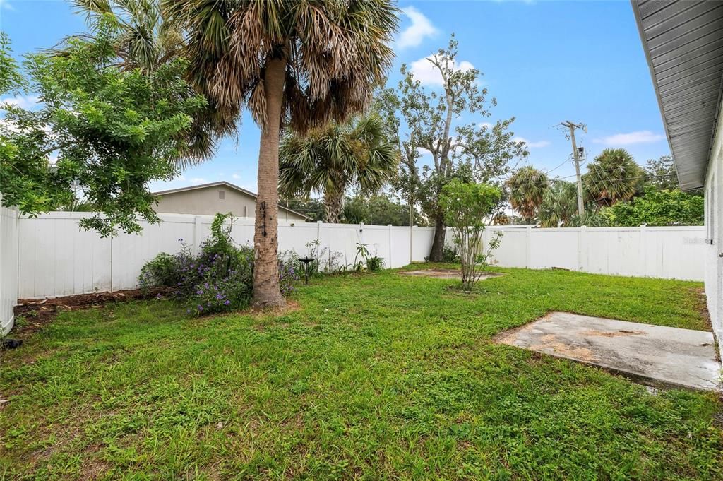 На продажу: $389,000 (5 спален, 3 ванн, 1292 Квадратных фут)