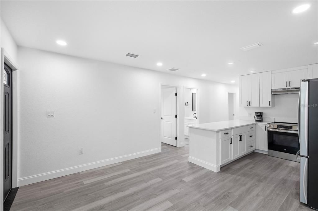 На продажу: $389,000 (5 спален, 3 ванн, 1292 Квадратных фут)