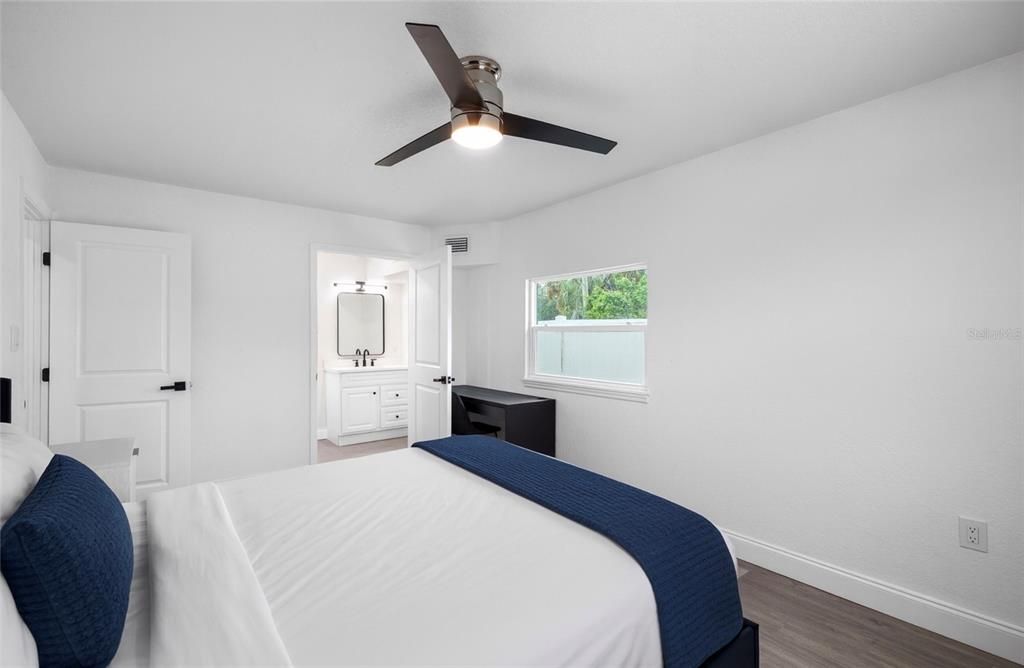 На продажу: $389,000 (5 спален, 3 ванн, 1292 Квадратных фут)