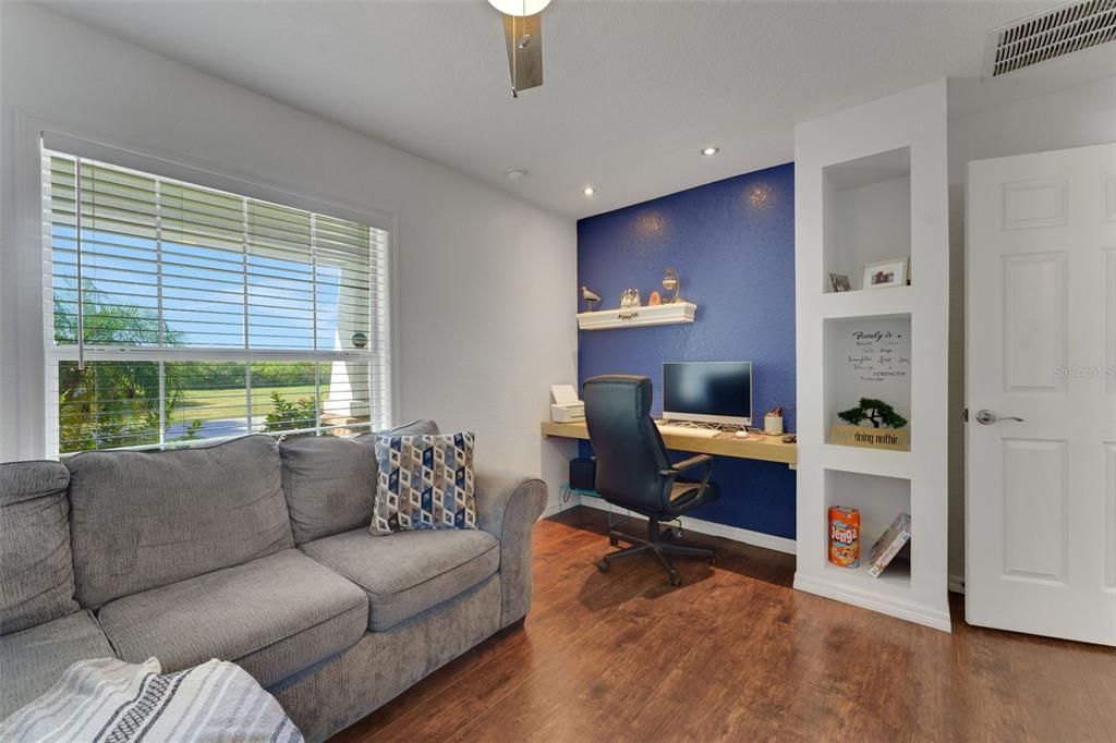 待售: $375,000 (4 贝兹, 2 浴室, 1707 平方英尺)