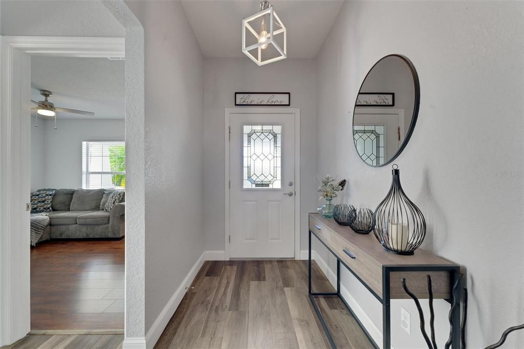 待售: $375,000 (4 贝兹, 2 浴室, 1707 平方英尺)