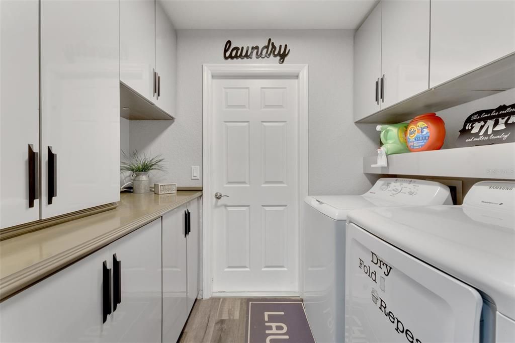 待售: $375,000 (4 贝兹, 2 浴室, 1707 平方英尺)