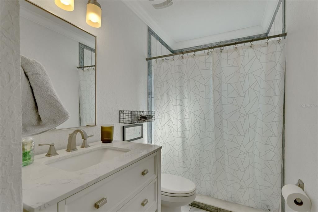 待售: $375,000 (4 贝兹, 2 浴室, 1707 平方英尺)