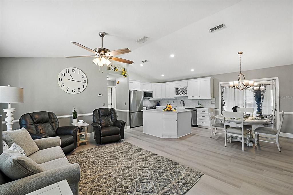 En Venta: $259,000 (2 camas, 2 baños, 1248 Pies cuadrados)