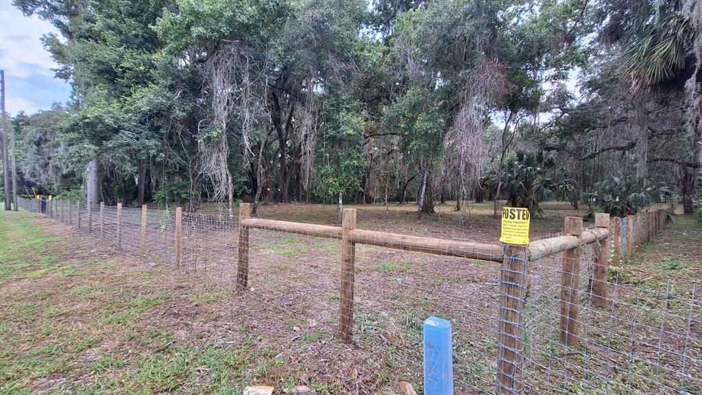 待售: $315,000 (3.01 acres)