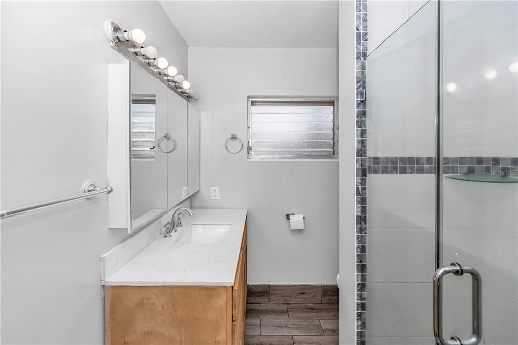 В аренду: $1,900 (3 спален, 2 ванн, 1161 Квадратных фут)