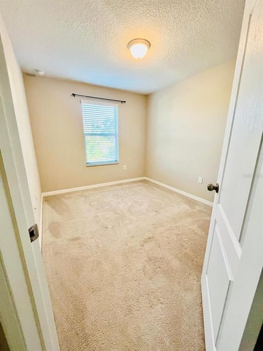 For Sale: $330,000 (3 beds, 3 baths, 1490 Square Feet)