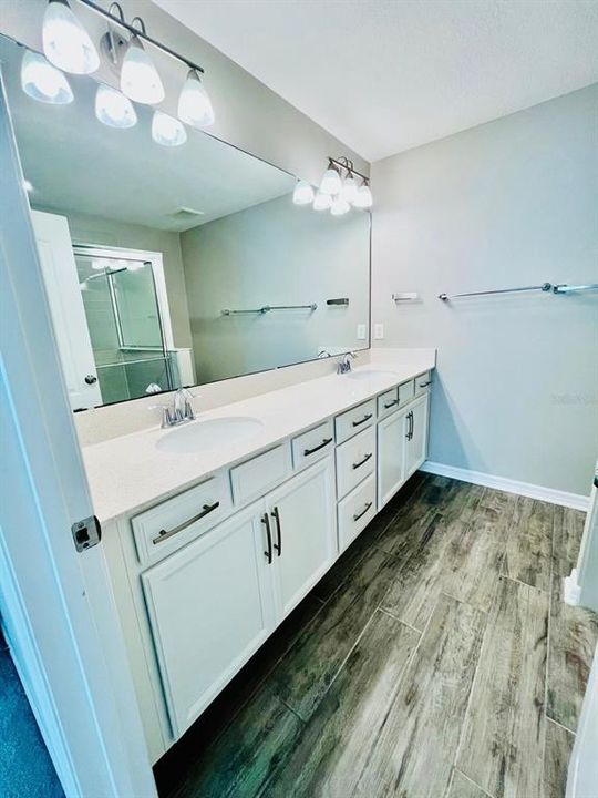 For Sale: $330,000 (3 beds, 3 baths, 1490 Square Feet)