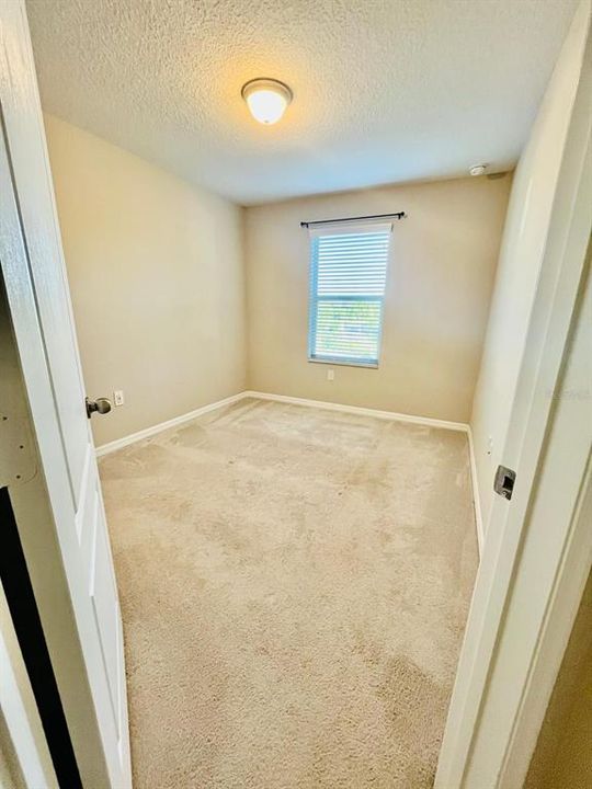 For Sale: $330,000 (3 beds, 3 baths, 1490 Square Feet)