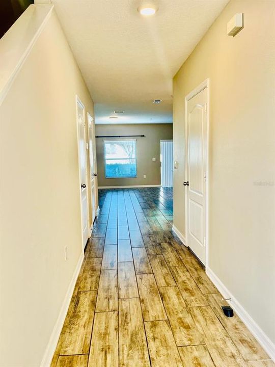 For Sale: $330,000 (3 beds, 3 baths, 1490 Square Feet)