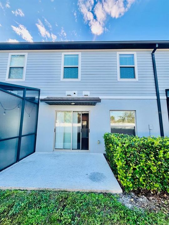 For Sale: $330,000 (3 beds, 3 baths, 1490 Square Feet)