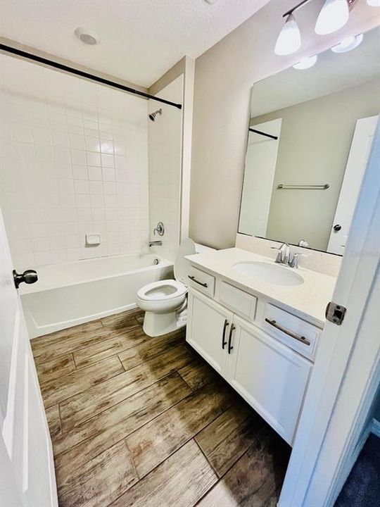 For Sale: $330,000 (3 beds, 3 baths, 1490 Square Feet)