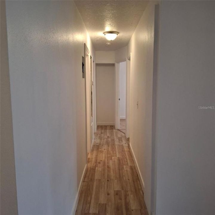 На продажу: $295,000 (4 спален, 2 ванн, 1255 Квадратных фут)