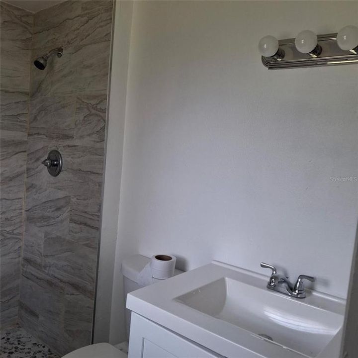 На продажу: $295,000 (4 спален, 2 ванн, 1255 Квадратных фут)