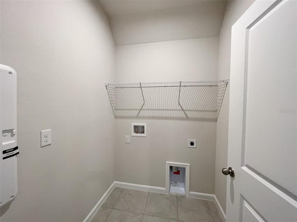 В аренду: $2,500 (4 спален, 3 ванн, 1996 Квадратных фут)