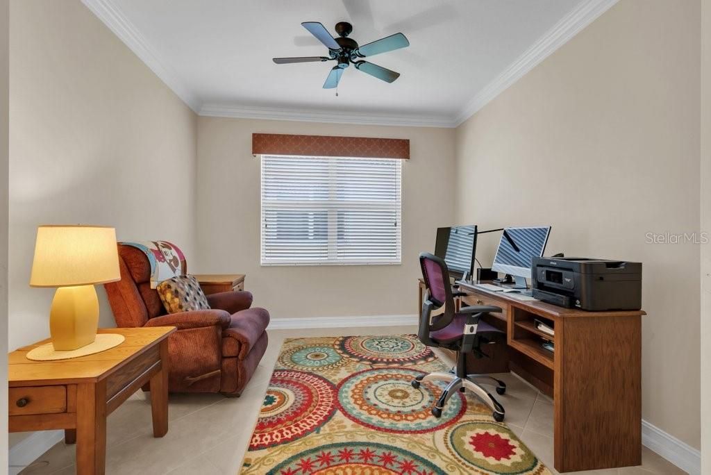 待售: $325,000 (2 贝兹, 2 浴室, 1800 平方英尺)