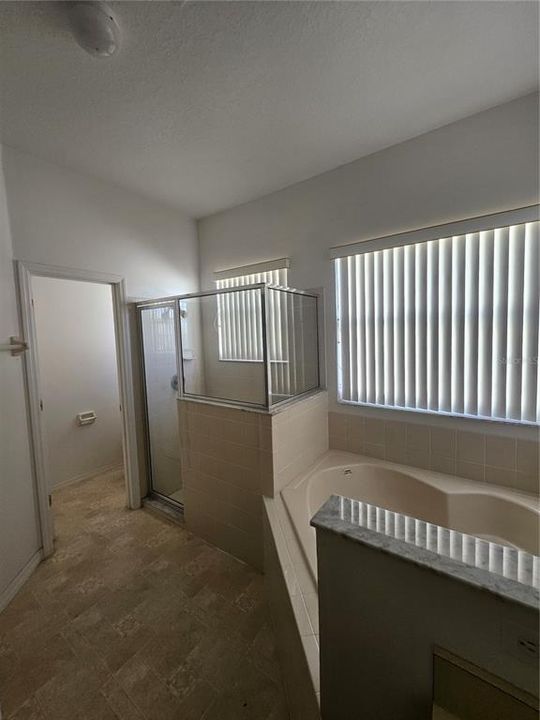 На продажу: $295,000 (4 спален, 3 ванн, 2488 Квадратных фут)