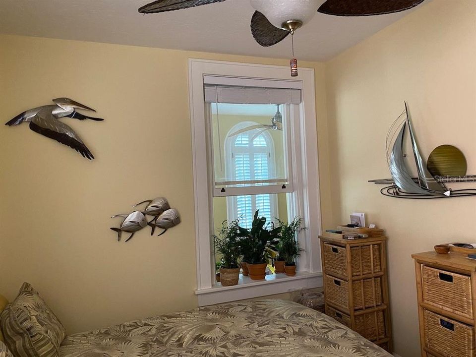 For Sale: $399,900 (1 beds, 1 baths, 676 Square Feet)