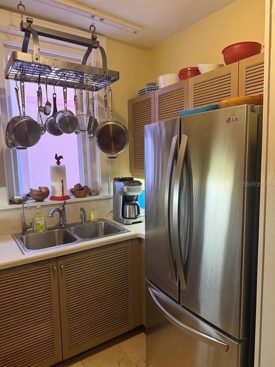 For Sale: $399,900 (1 beds, 1 baths, 676 Square Feet)