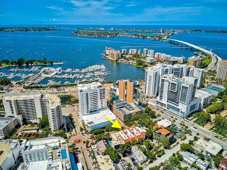 For Sale: $399,900 (1 beds, 1 baths, 676 Square Feet)