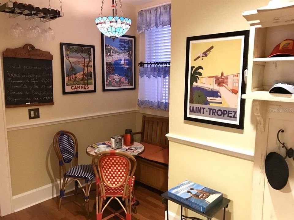 For Sale: $399,900 (1 beds, 1 baths, 676 Square Feet)