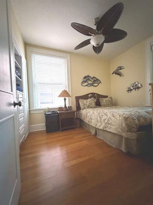 For Sale: $399,900 (1 beds, 1 baths, 676 Square Feet)