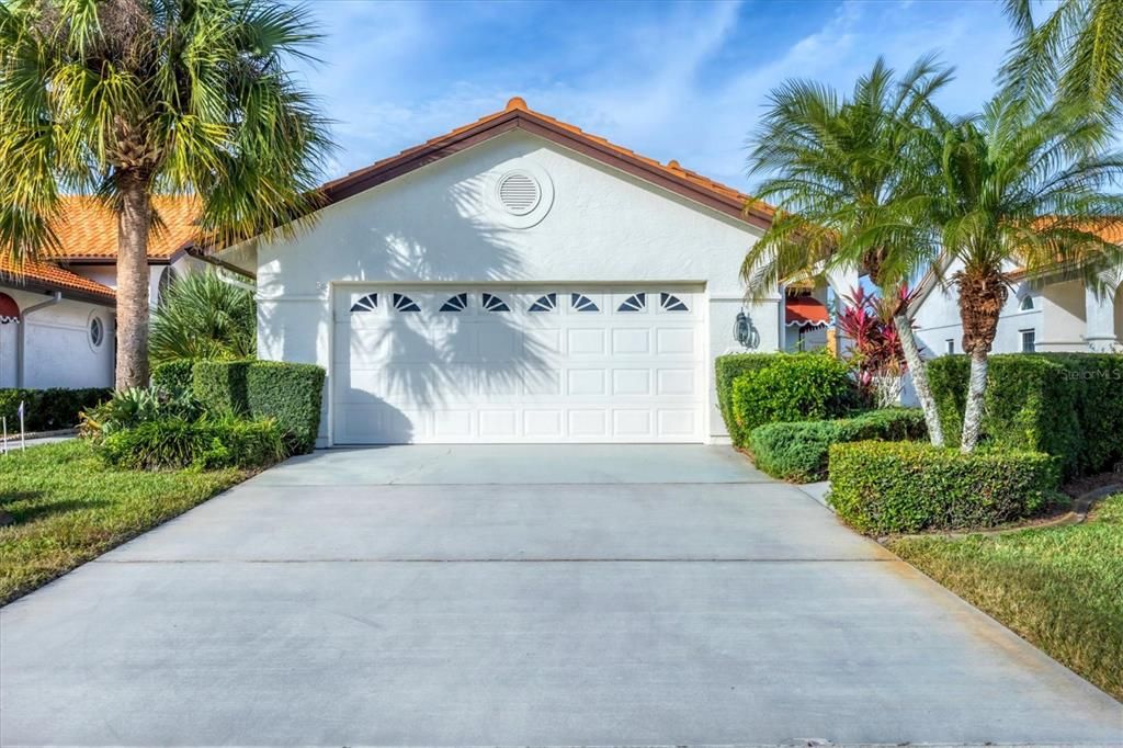 For Sale: $299,512 (2 beds, 2 baths, 1624 Square Feet)