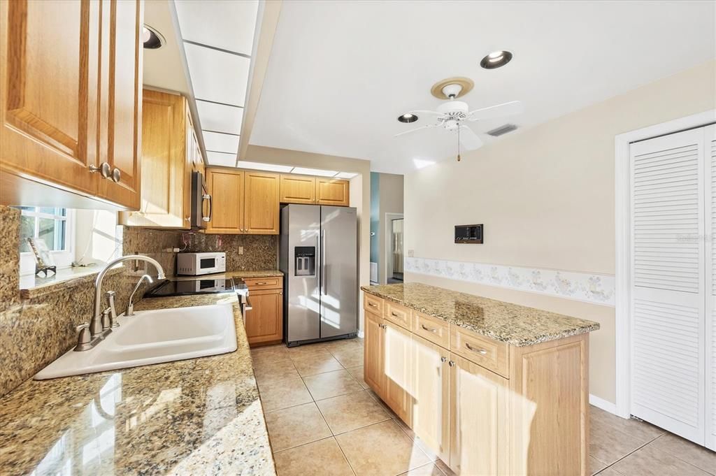 For Sale: $299,512 (2 beds, 2 baths, 1624 Square Feet)