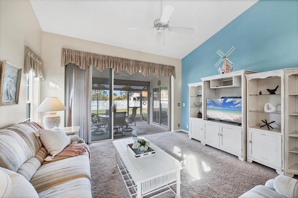 For Sale: $299,512 (2 beds, 2 baths, 1624 Square Feet)