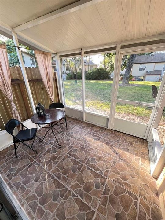 For Sale: $265,000 (2 beds, 2 baths, 1120 Square Feet)