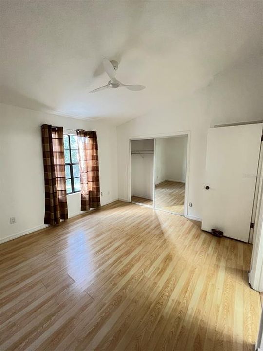 For Sale: $265,000 (2 beds, 2 baths, 1120 Square Feet)