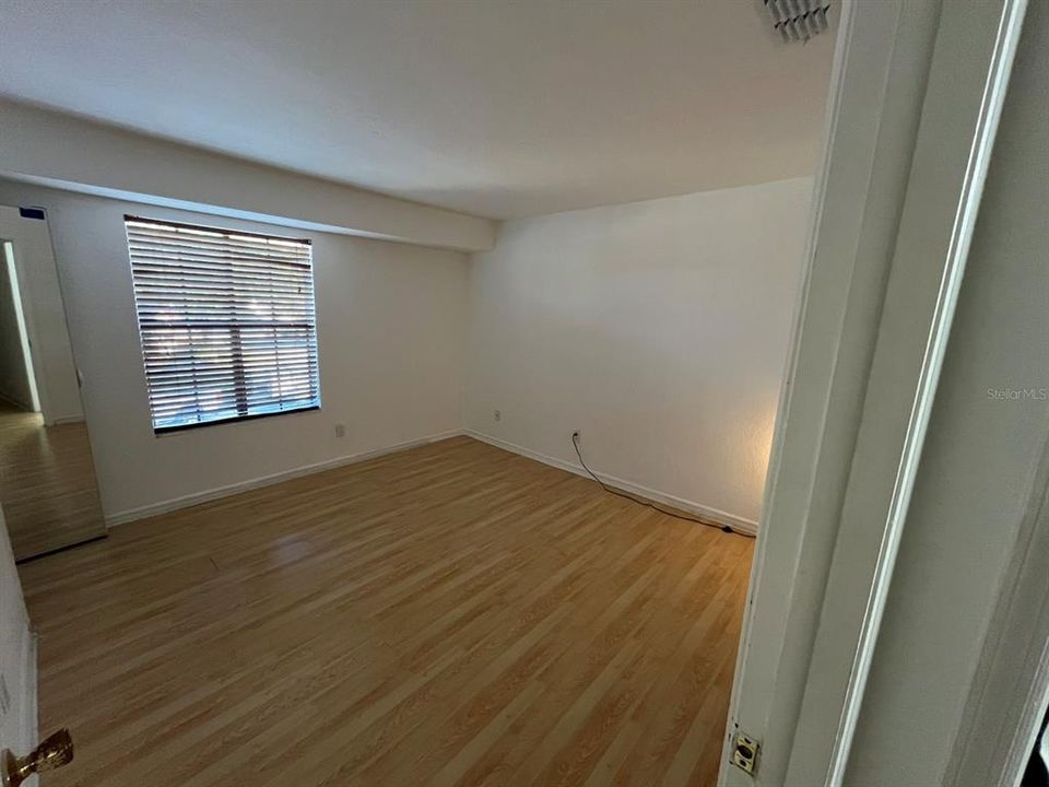 For Sale: $265,000 (2 beds, 2 baths, 1120 Square Feet)