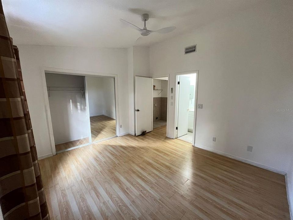 For Sale: $265,000 (2 beds, 2 baths, 1120 Square Feet)