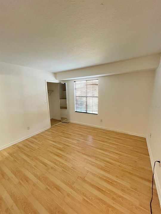 For Sale: $265,000 (2 beds, 2 baths, 1120 Square Feet)