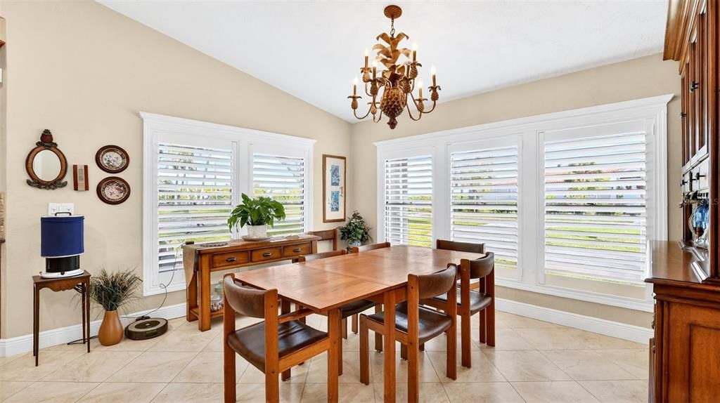 На продажу: $874,900 (4 спален, 3 ванн, 2590 Квадратных фут)