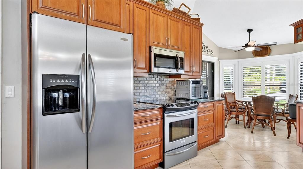 На продажу: $874,900 (4 спален, 3 ванн, 2590 Квадратных фут)