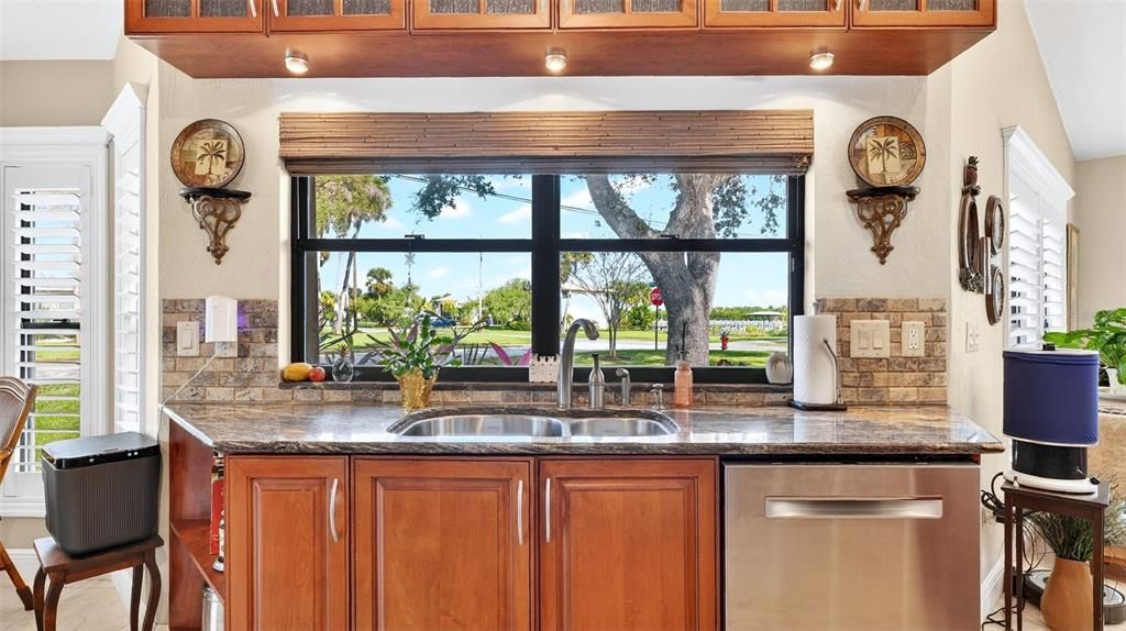 На продажу: $874,900 (4 спален, 3 ванн, 2590 Квадратных фут)