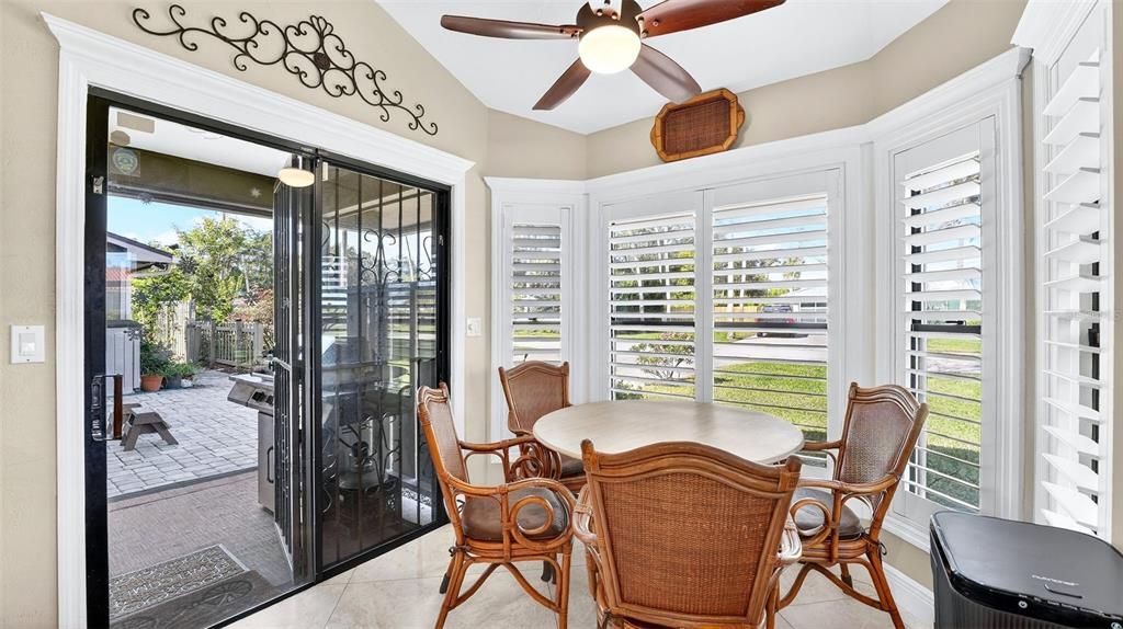 На продажу: $874,900 (4 спален, 3 ванн, 2590 Квадратных фут)