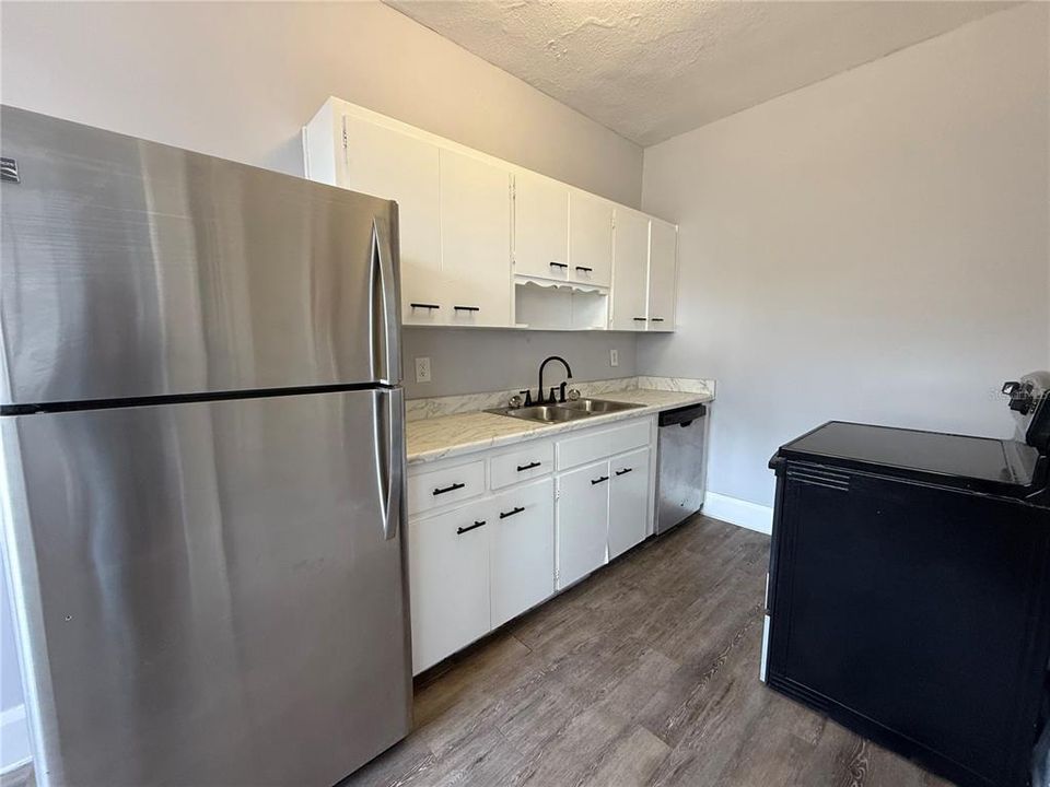 В аренду: $1,200 (2 спален, 1 ванн, 800 Квадратных фут)