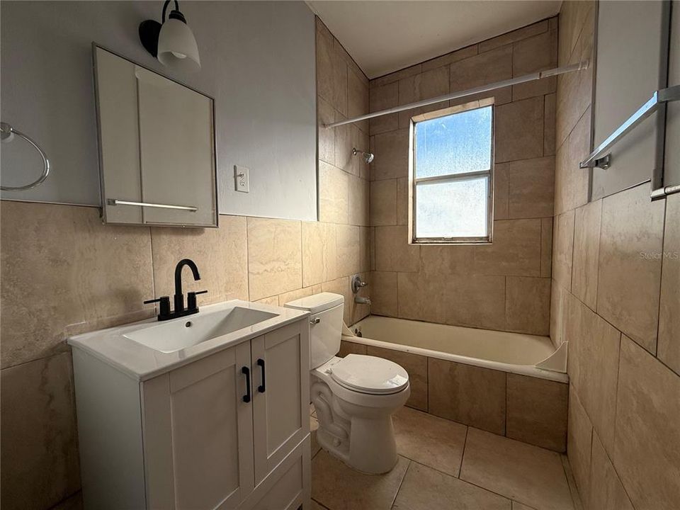 В аренду: $1,200 (2 спален, 1 ванн, 800 Квадратных фут)