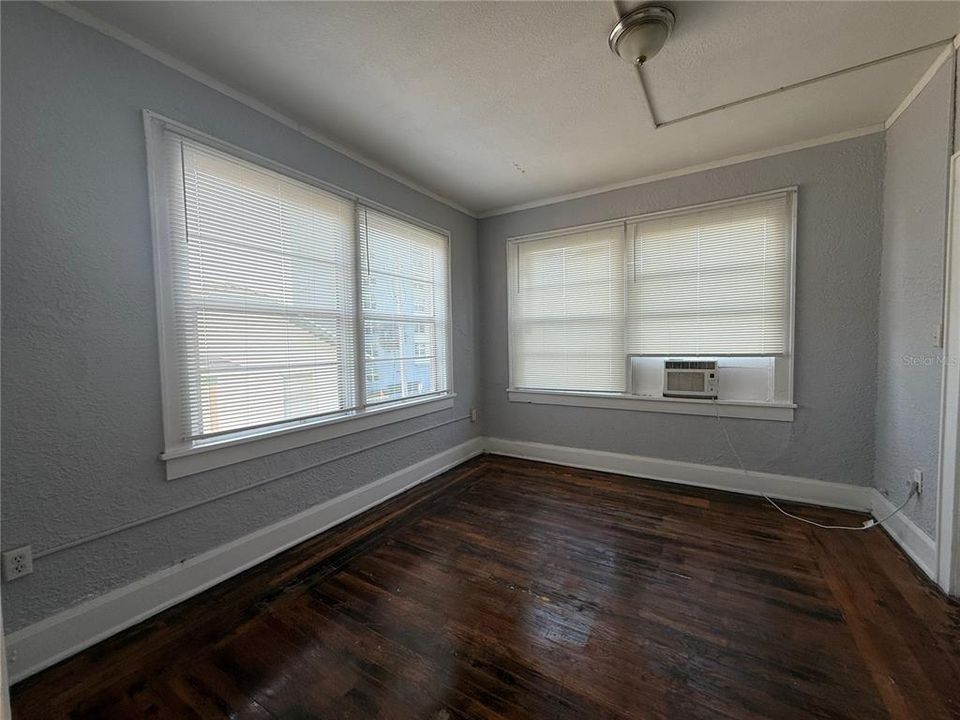 В аренду: $1,200 (2 спален, 1 ванн, 800 Квадратных фут)