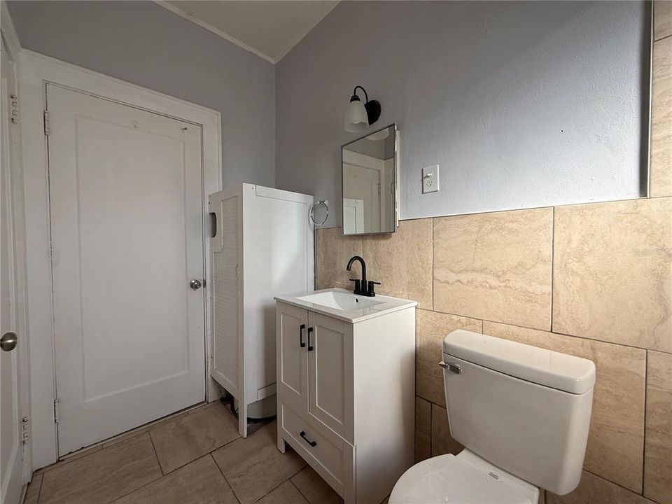 В аренду: $1,200 (2 спален, 1 ванн, 800 Квадратных фут)